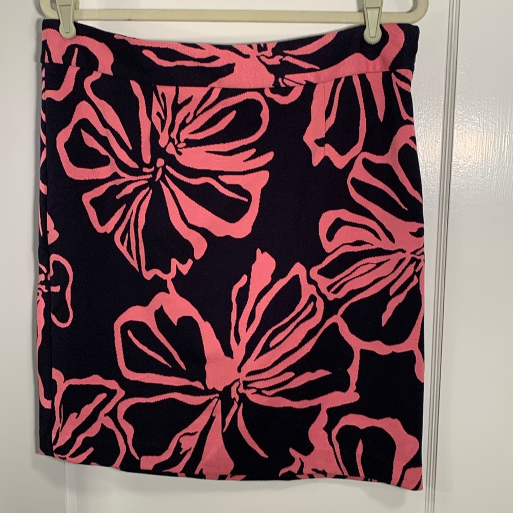 Beautiful Grace Elements Abstract Floral Pink and Dark Navy Skirt Size: 14